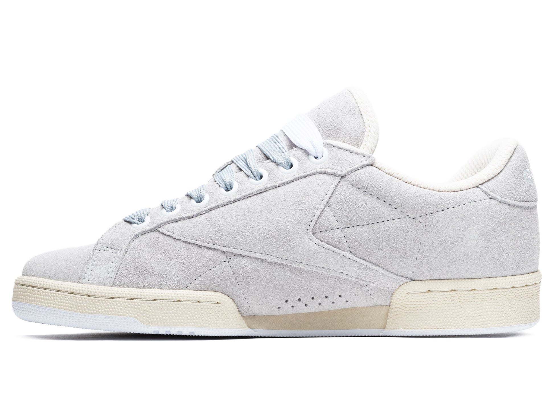 studio-shot-v9-61222