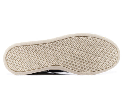 studio-shot-v9-25331