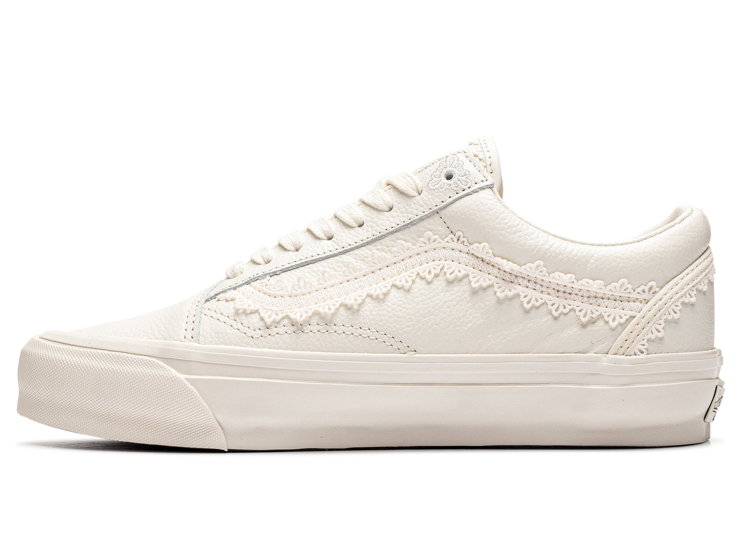 studio-shot-v9-97895