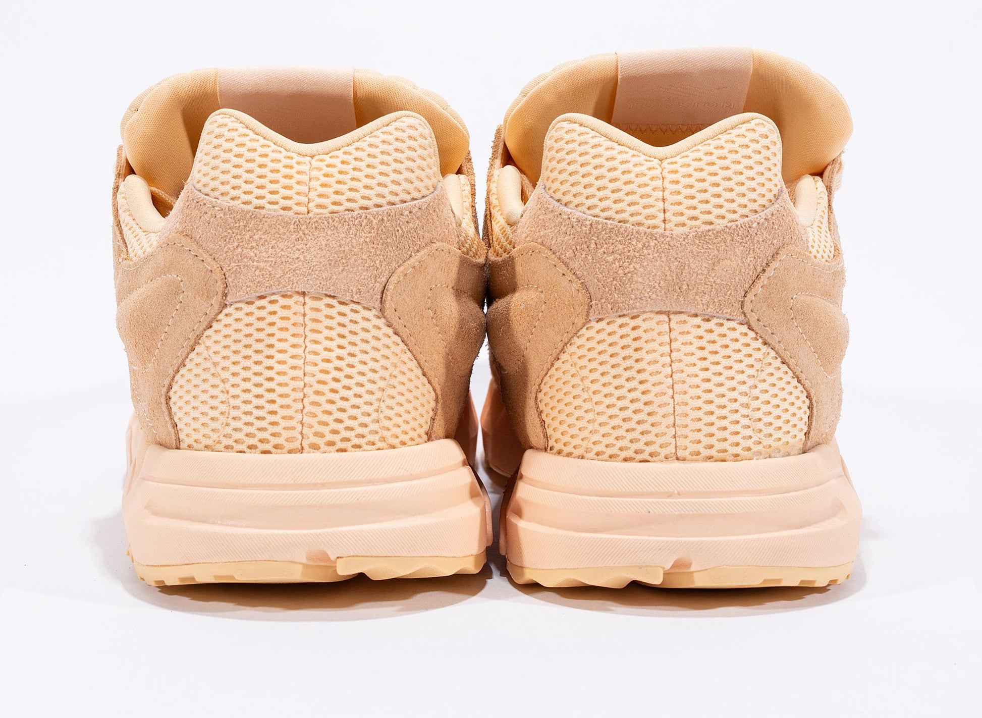 studio-shot-v9-17318