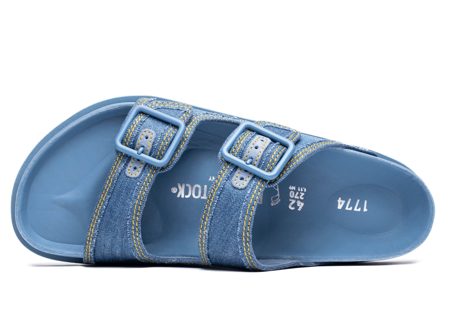 studio-shot-v9-35821