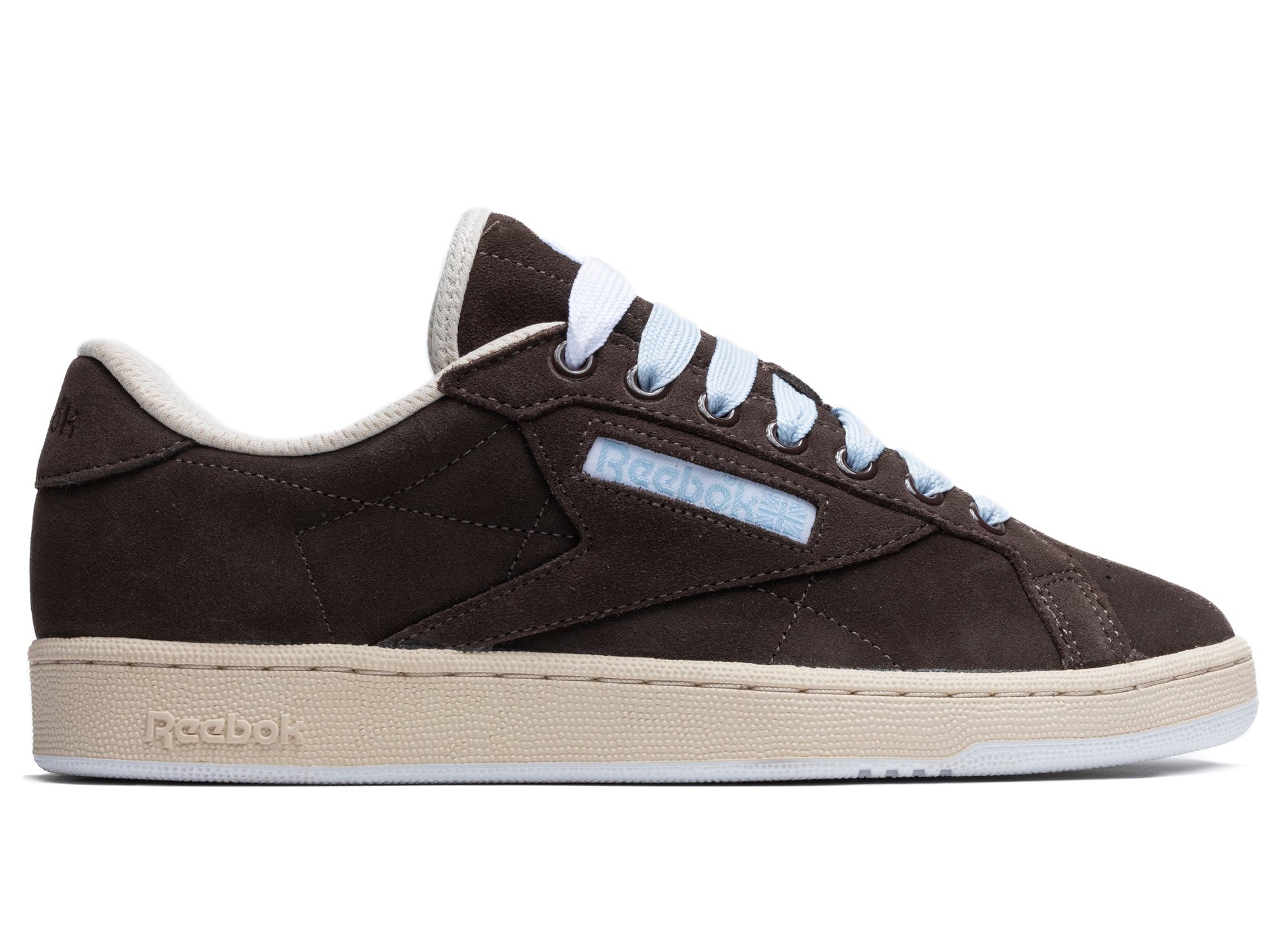 studio-shot-v9-53880