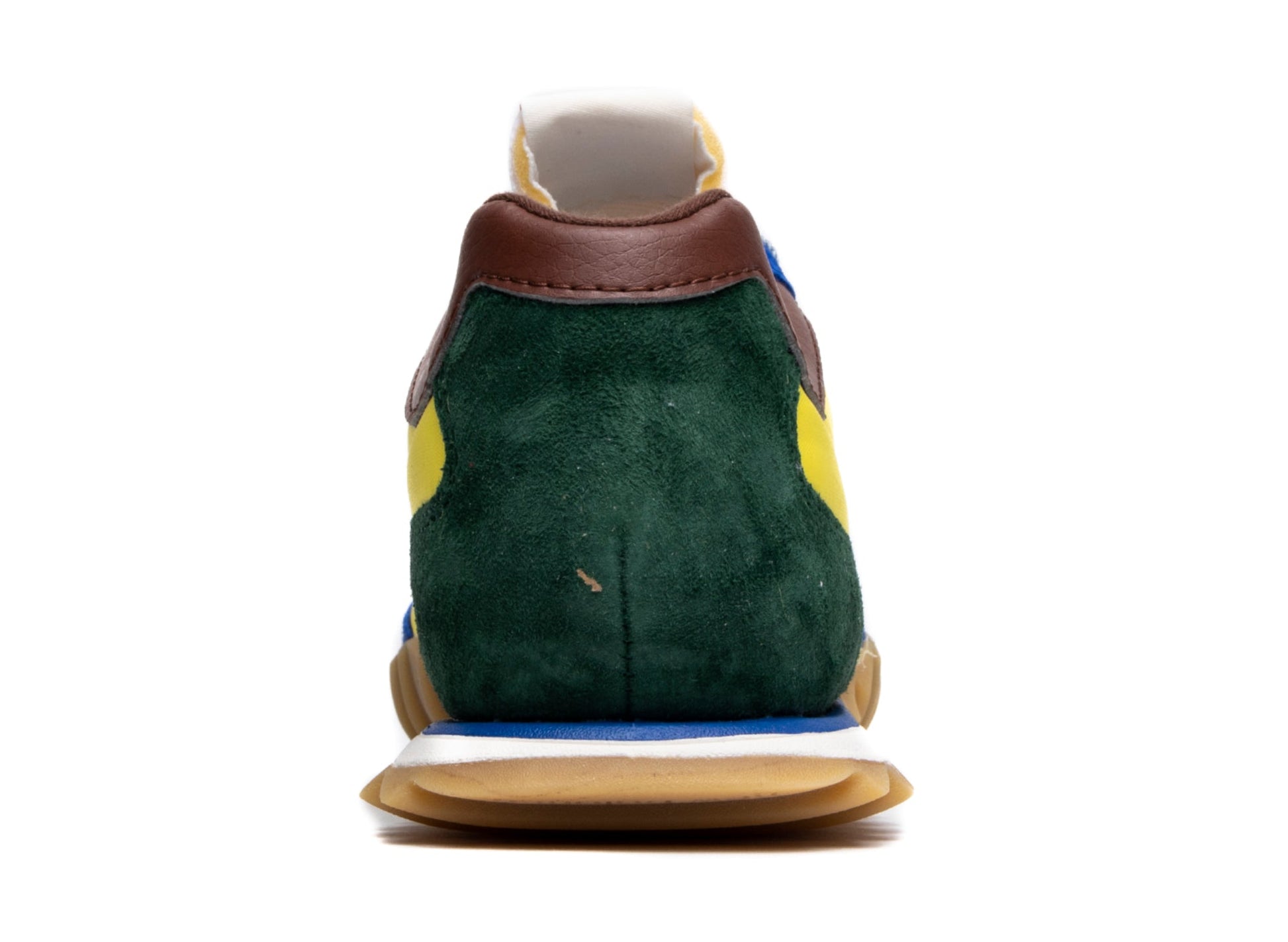 studio-shot-v9-30380