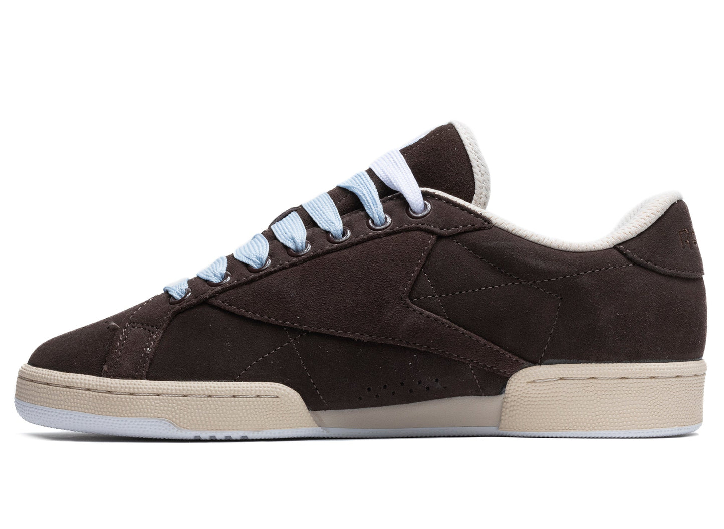 studio-shot-v9-51137