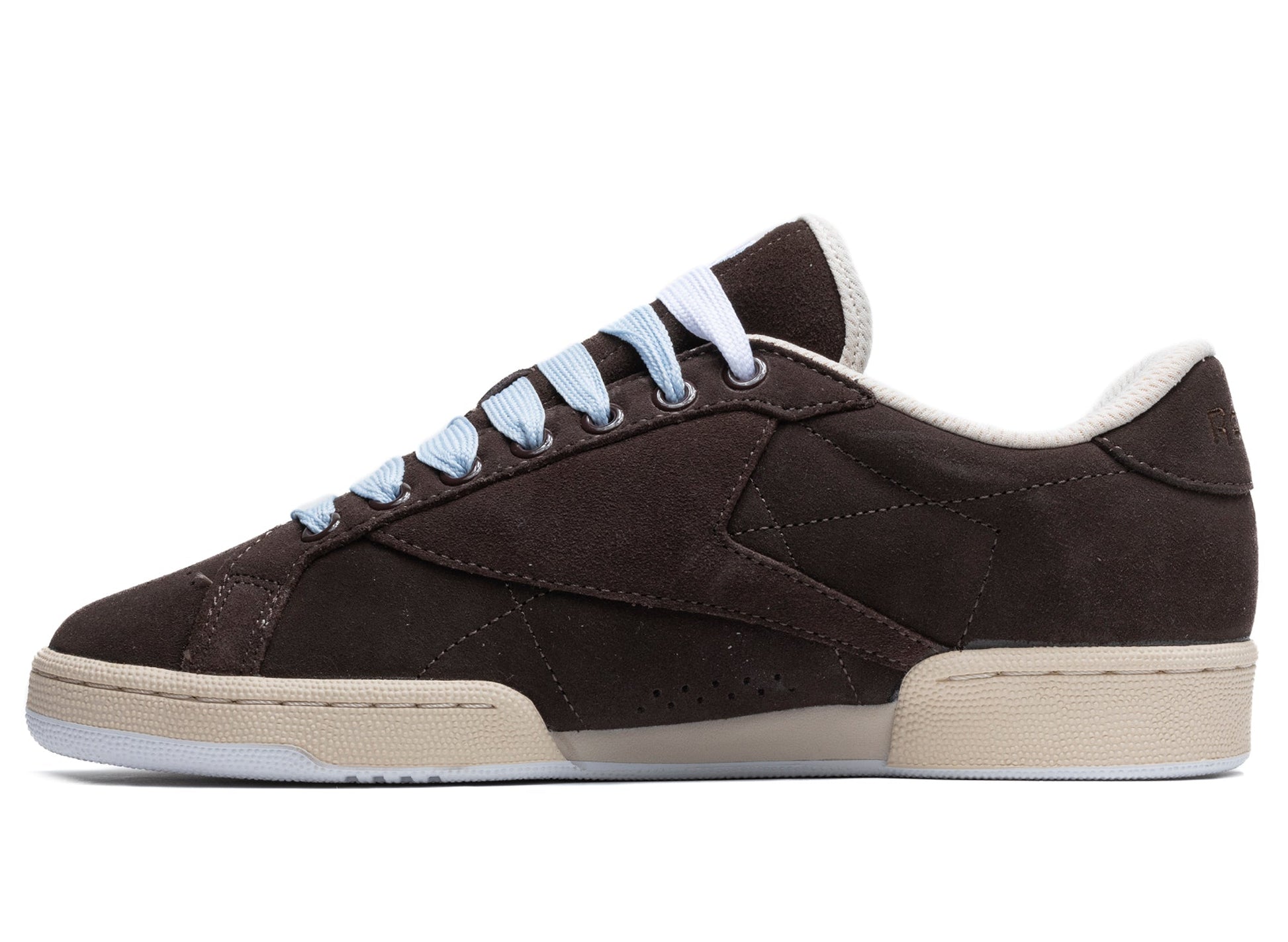 studio-shot-v9-51137