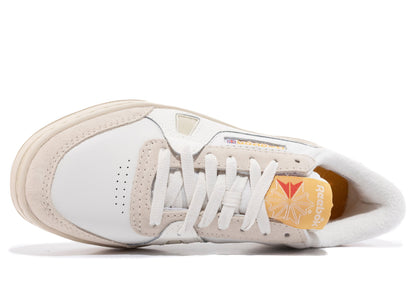 studio-shot-v9-45567