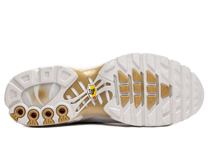 studio-shot-v9-60900