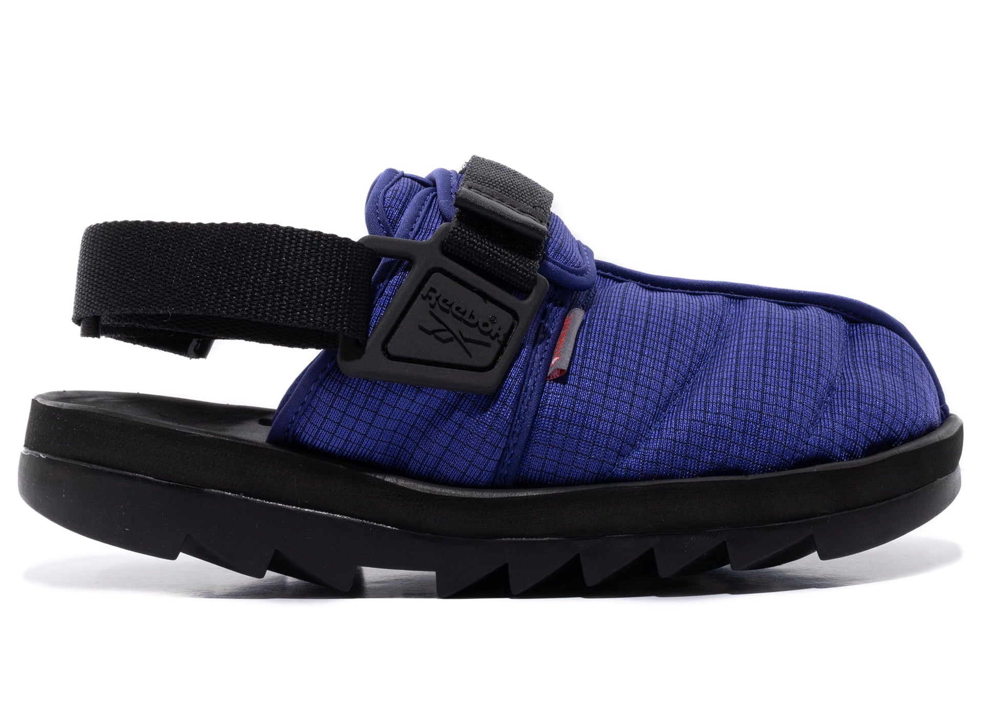 studio-shot-v9-96382