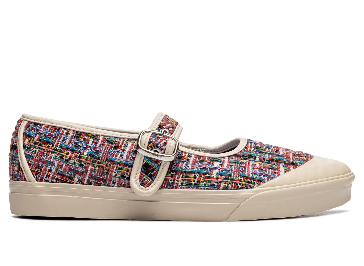 studio-shot-v9-32370