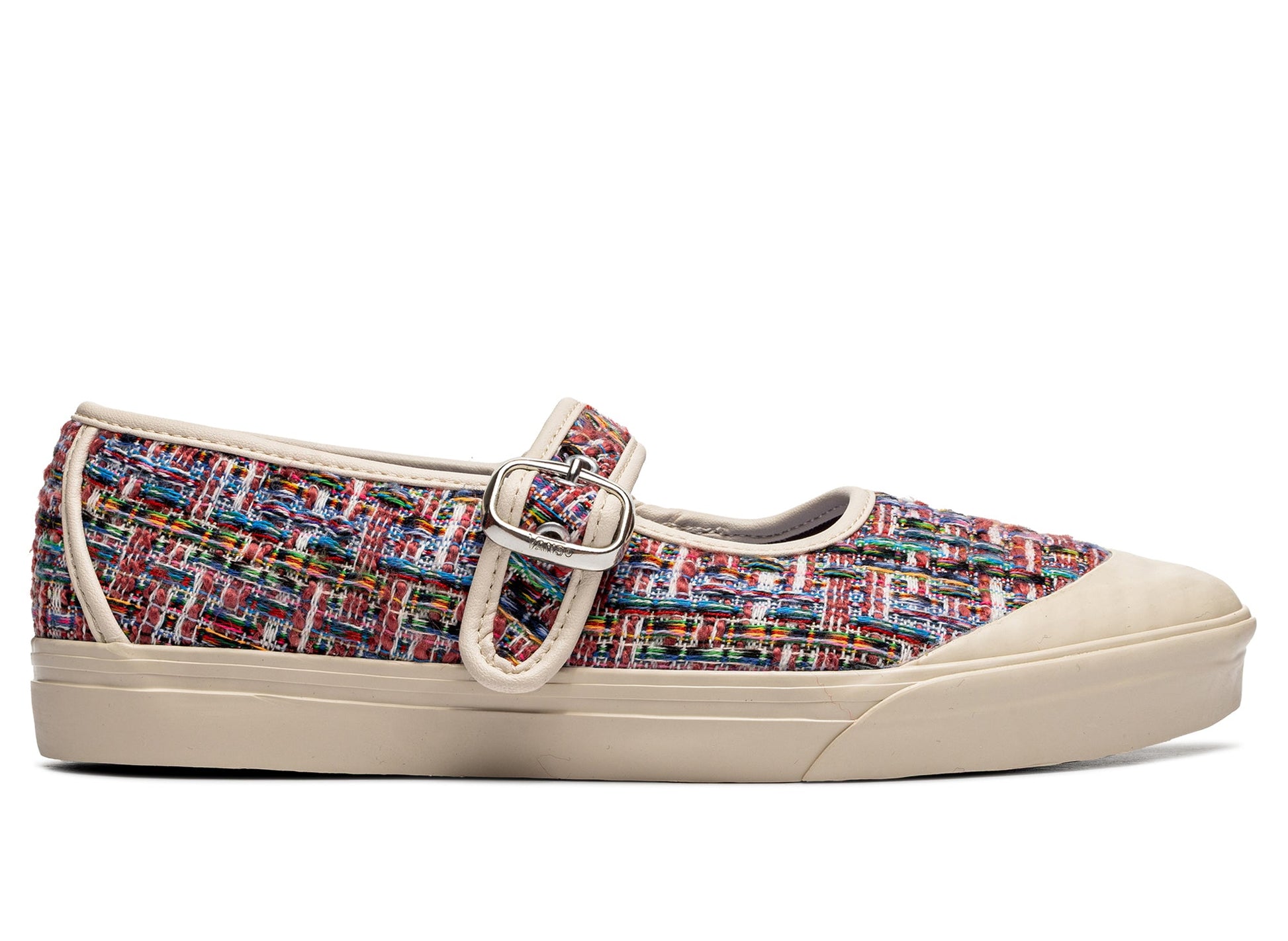 studio-shot-v9-32370