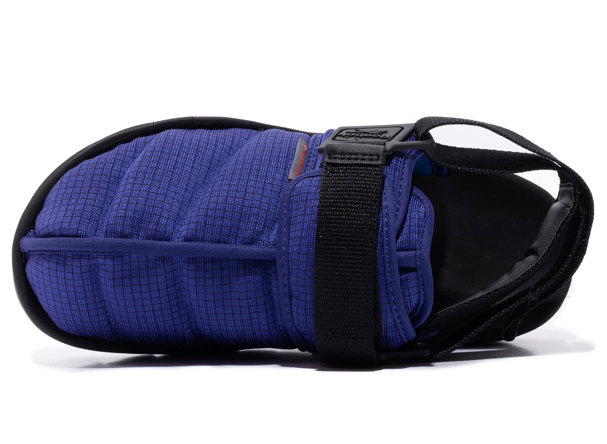 studio-shot-v9-28296