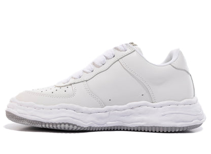 studio-shot-v9-69196