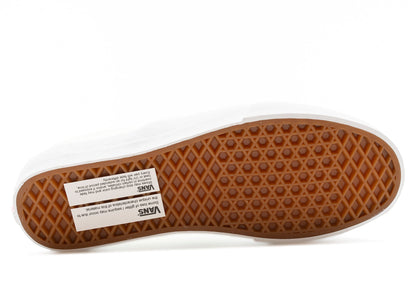 studio-shot-v9-38034