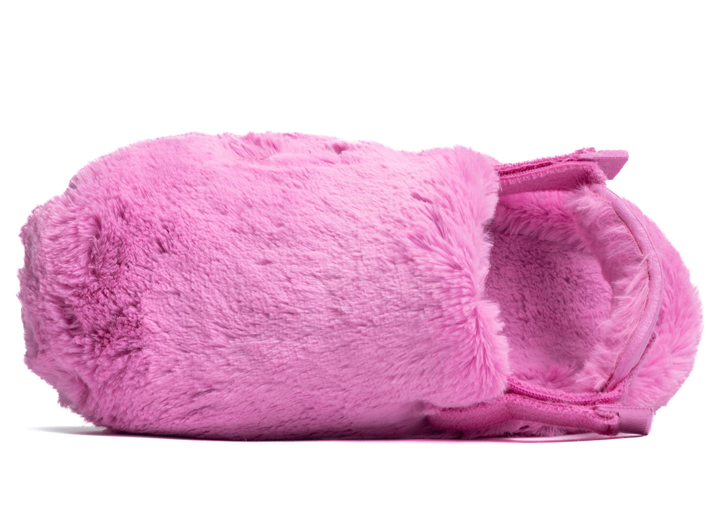 studio-shot-v9-40215