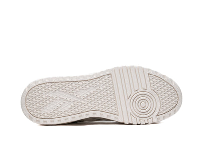 studio-shot-v9-59126