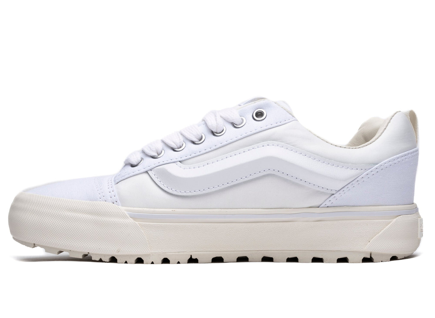 studio-shot-v9-89559