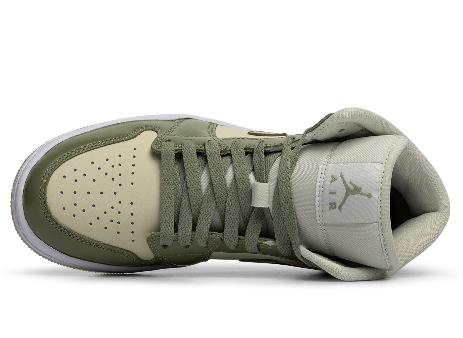 studio-shot-v9-80103