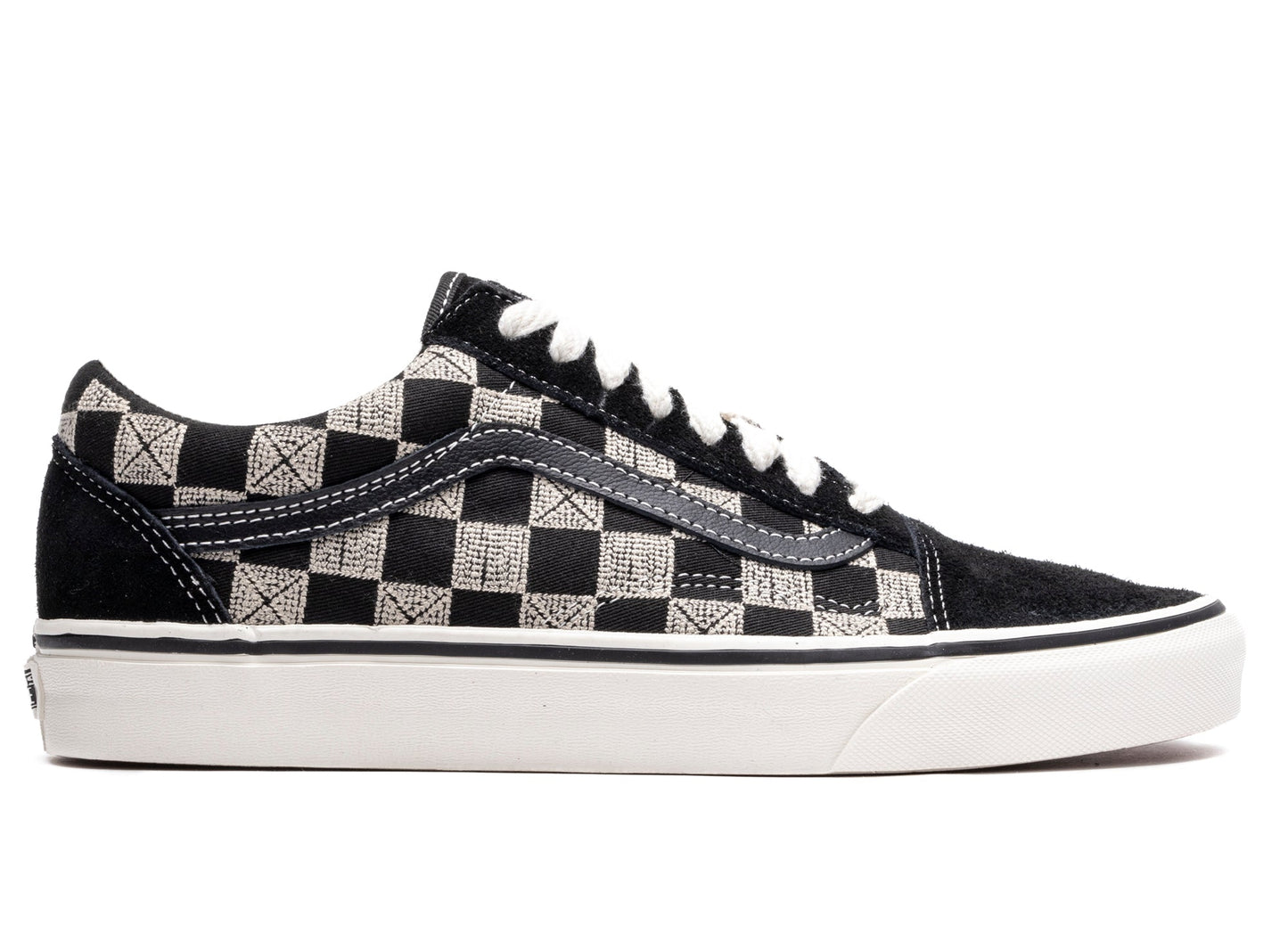 studio-shot-v9-73665