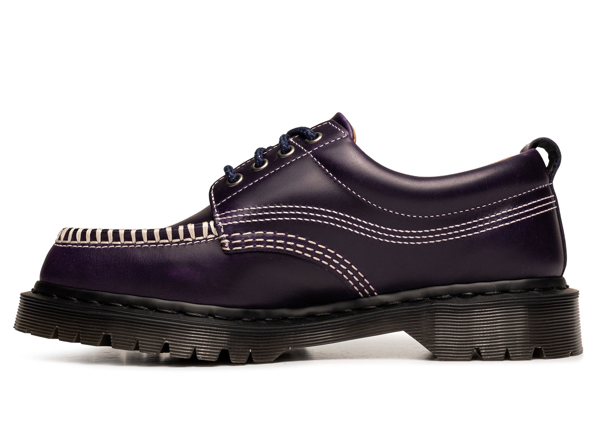 studio-shot-v9-44380