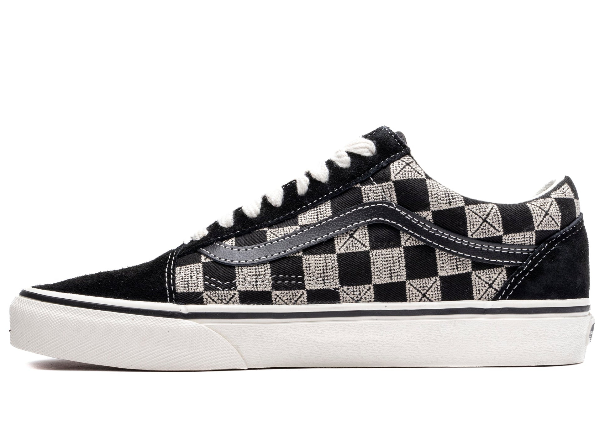 studio-shot-v9-65289