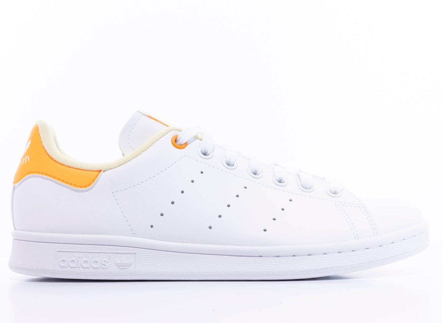 studio-shot-v9-21308