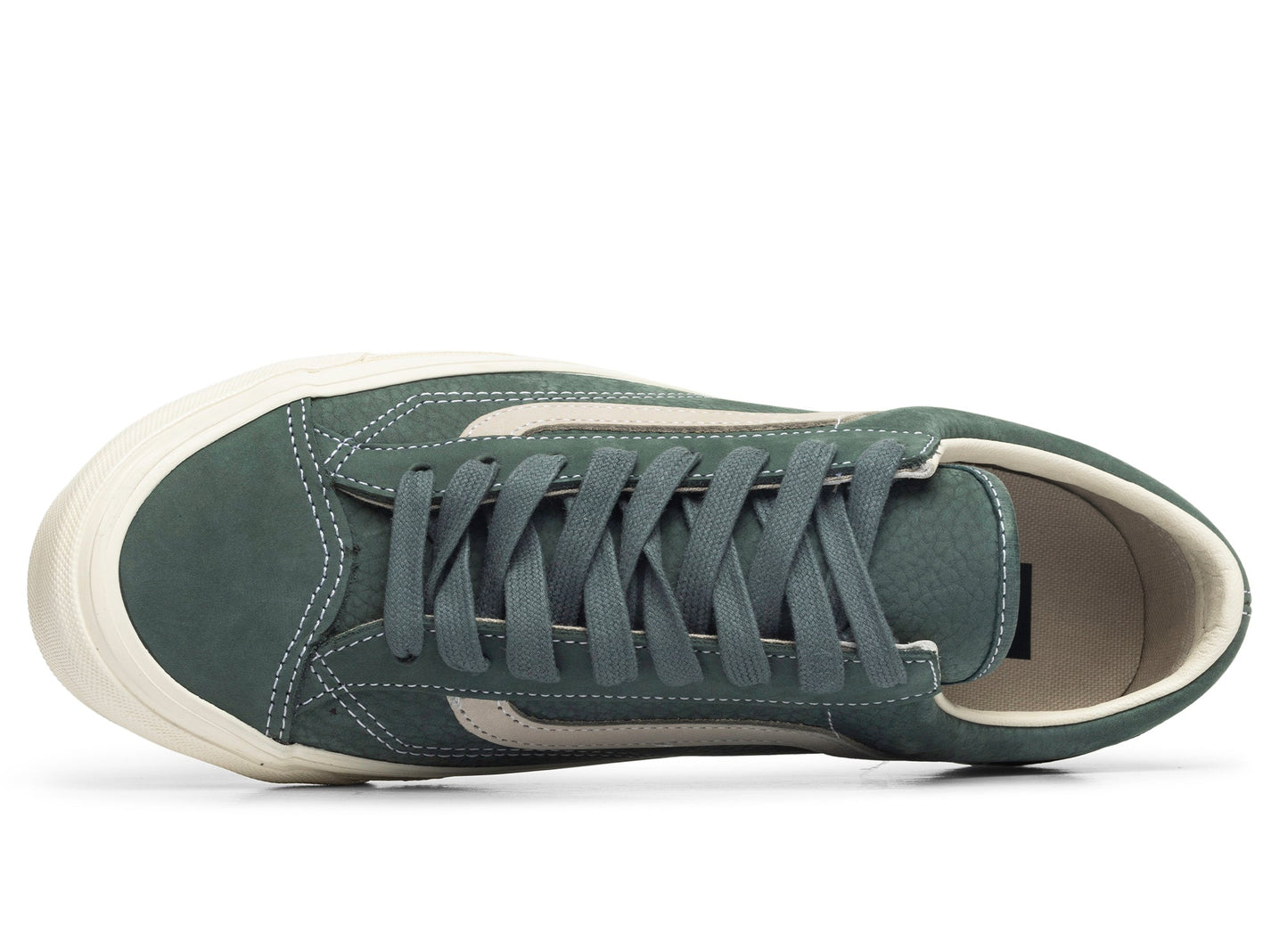 studio-shot-v9-68076