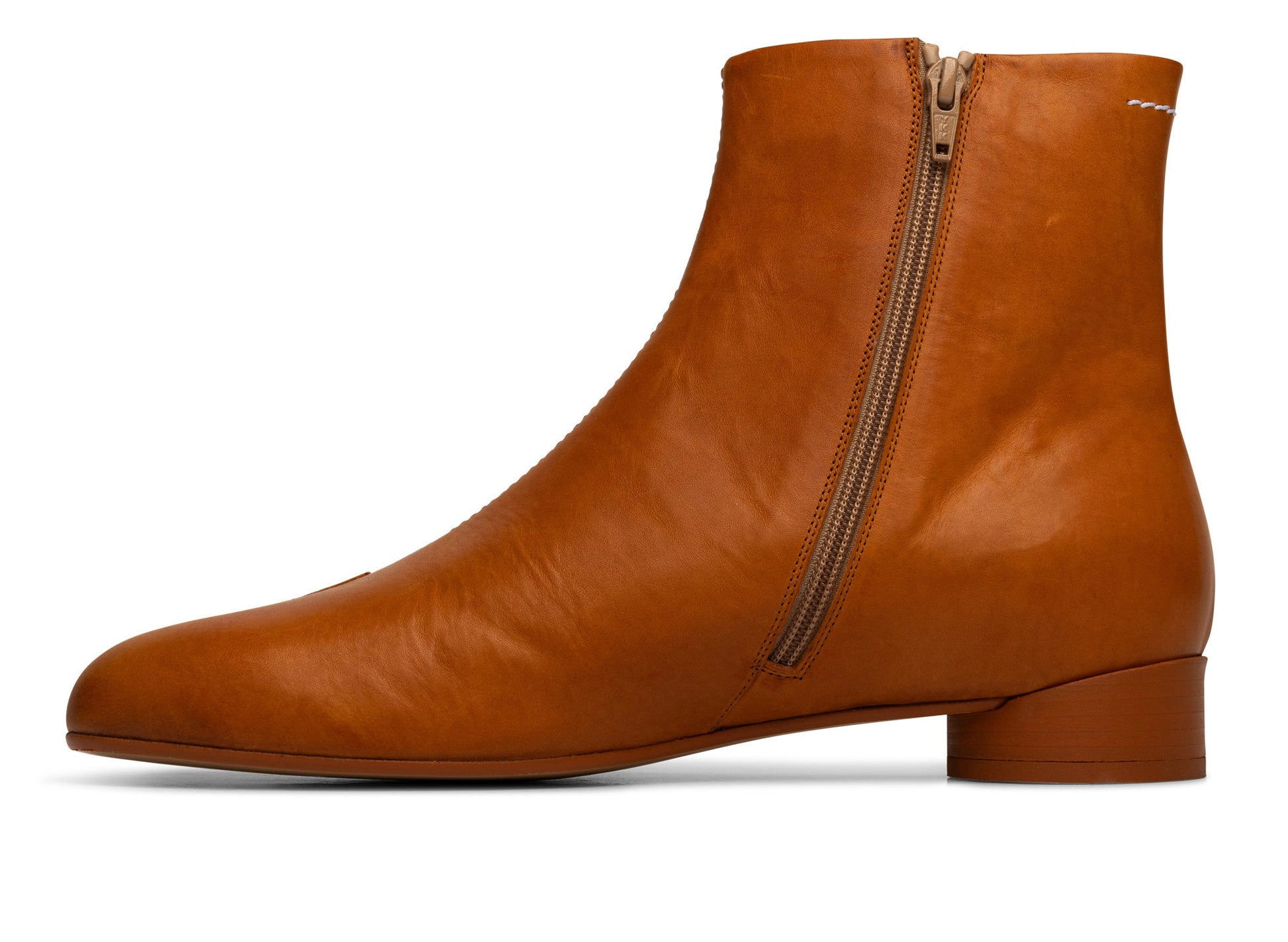 studio-shot-v9-61935