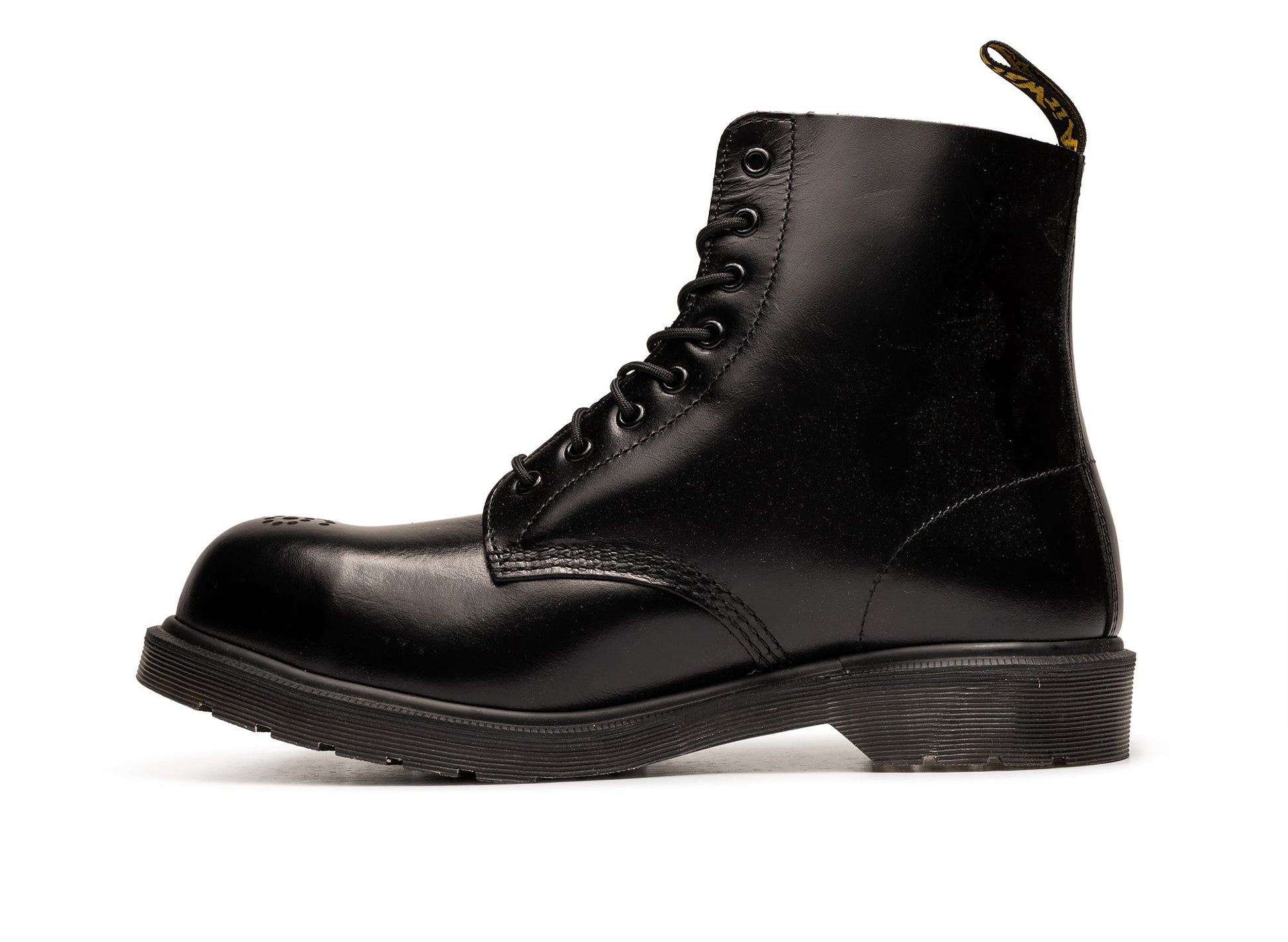 studio-shot-v9-35571