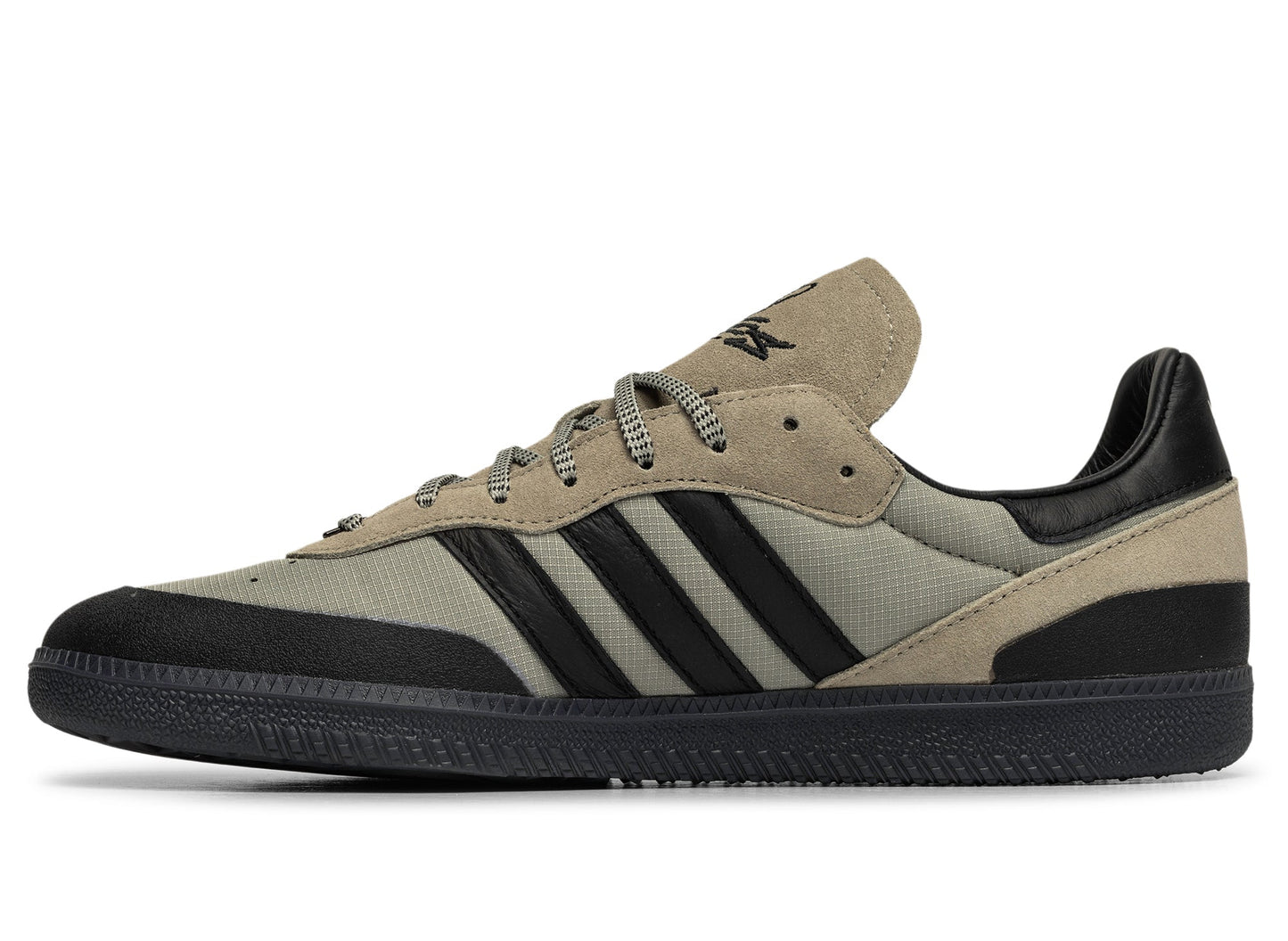 studio-shot-v9-97230