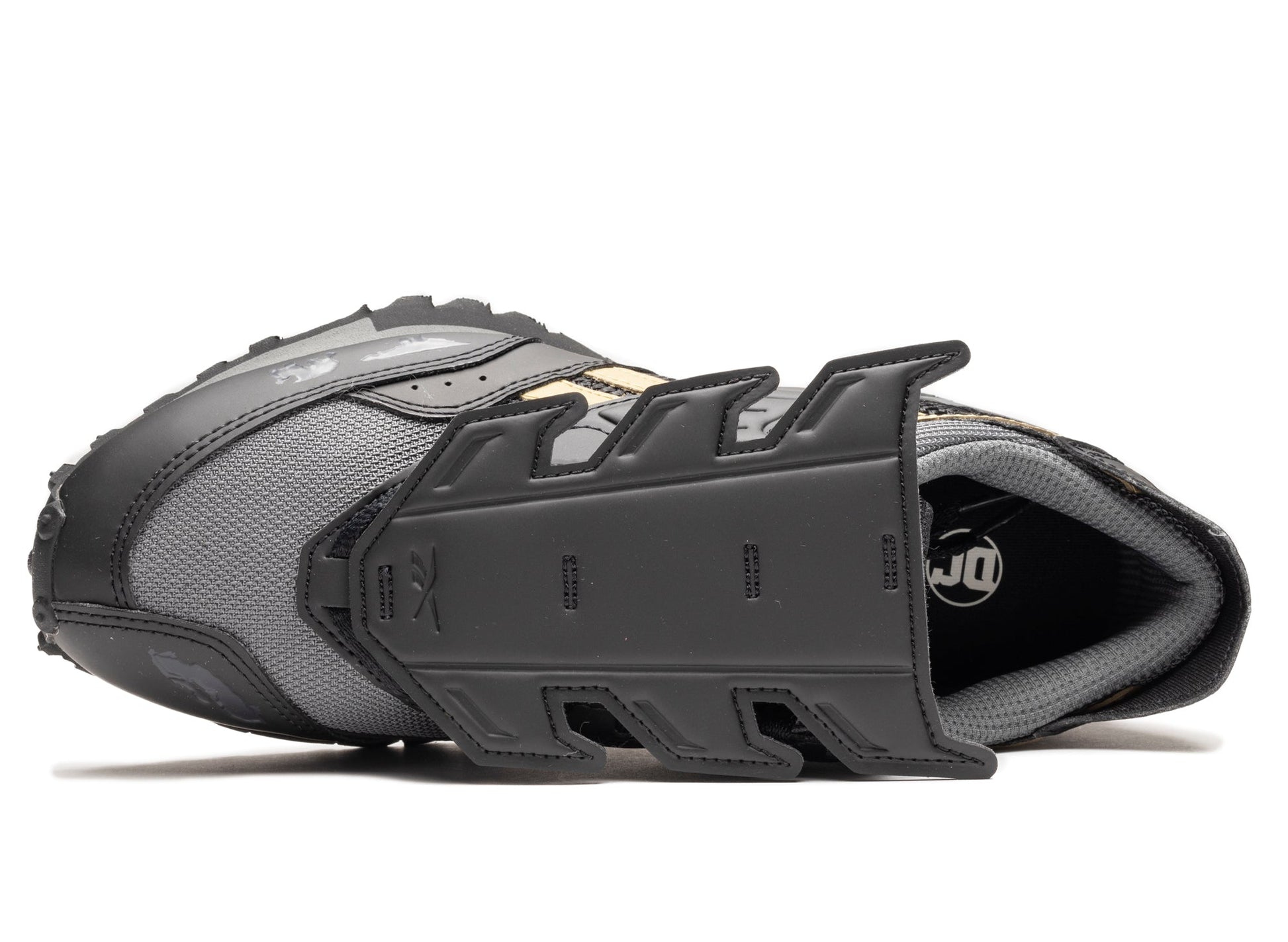 studio-shot-v9-15245