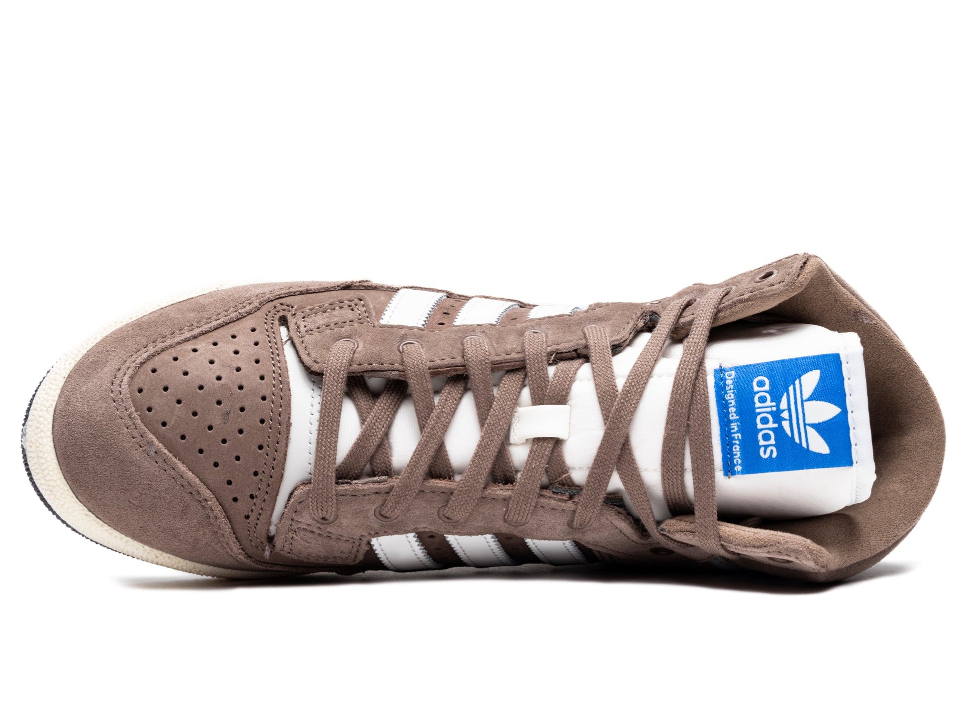 studio-shot-v9-30979