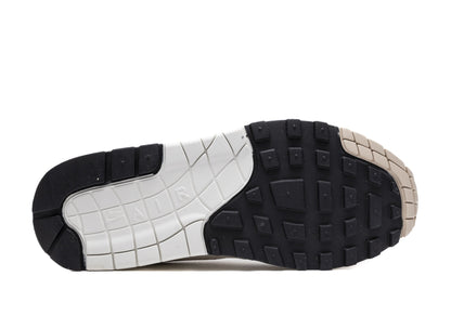 studio-shot-v9-71945