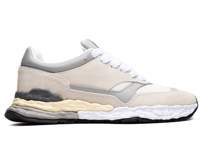 studio-shot-v9-65945