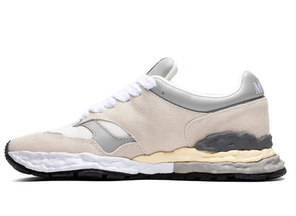 studio-shot-v9-29877