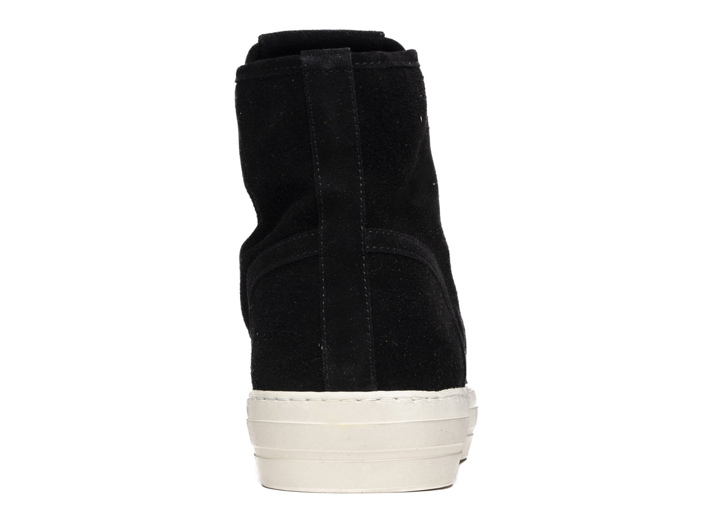 studio-shot-v9-42181