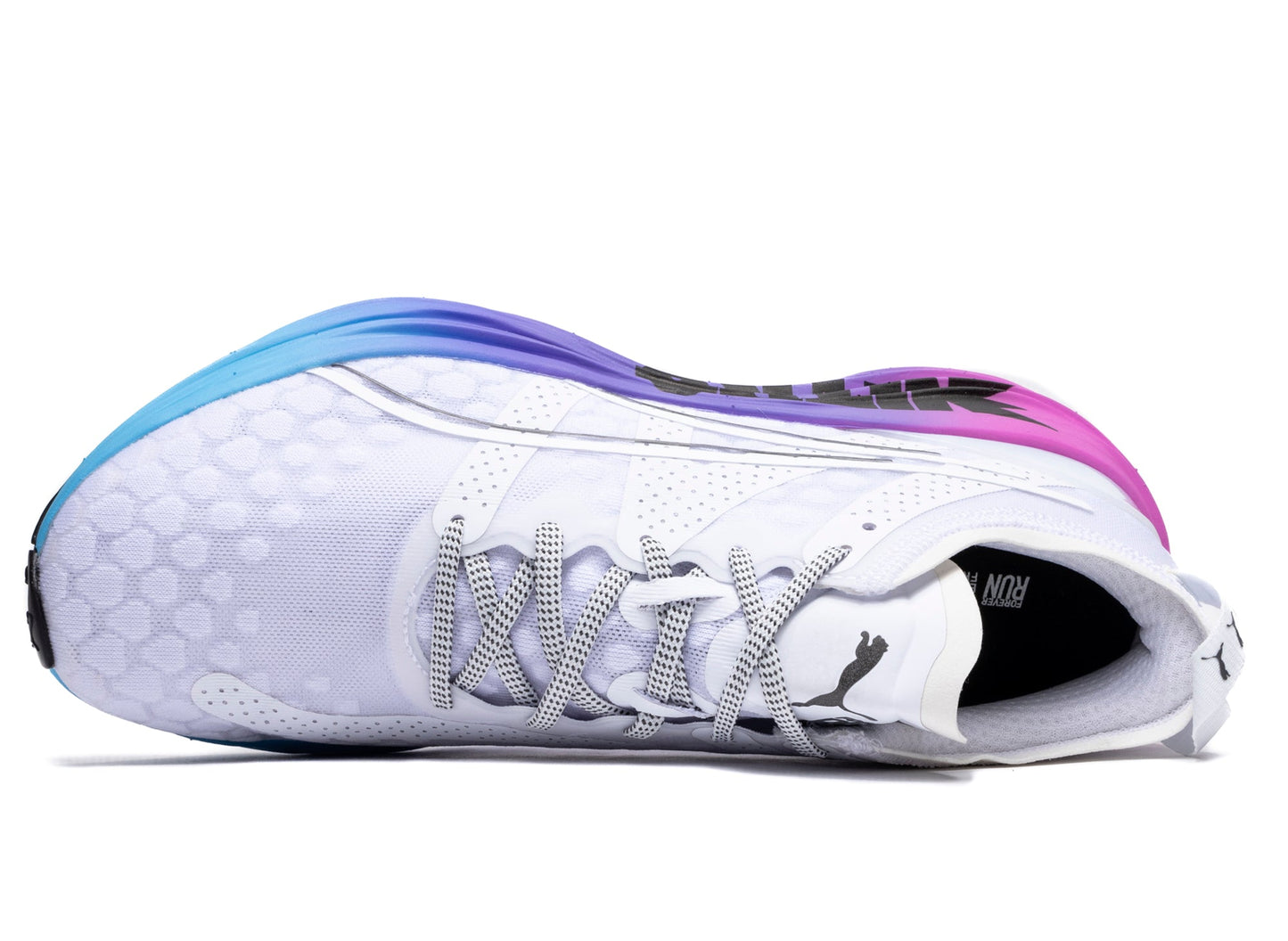 studio-shot-v9-96952