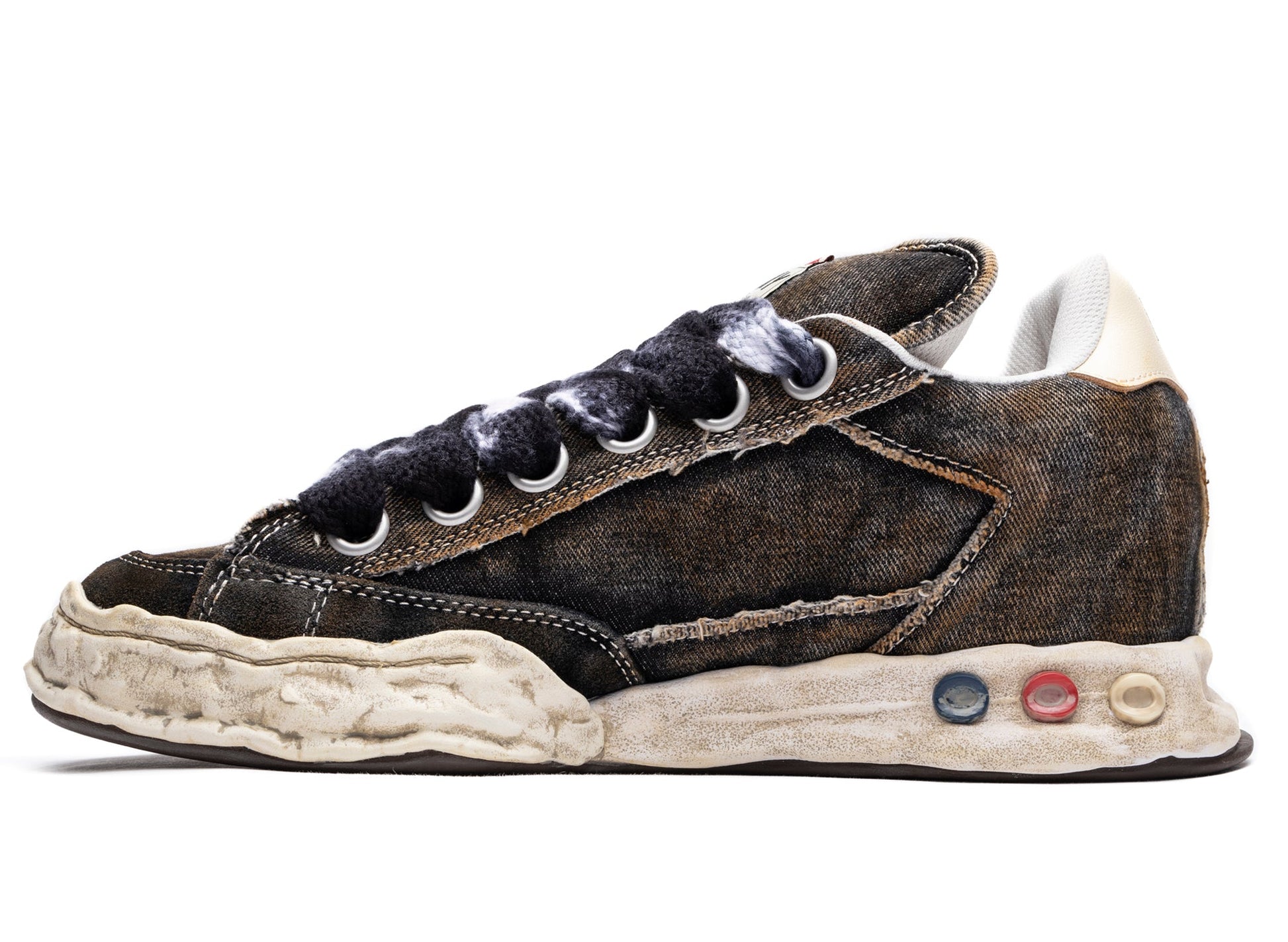 studio-shot-v9-38431