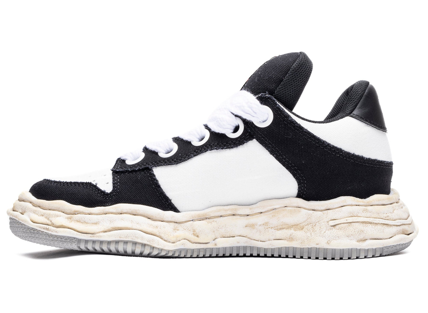 studio-shot-v9-15116