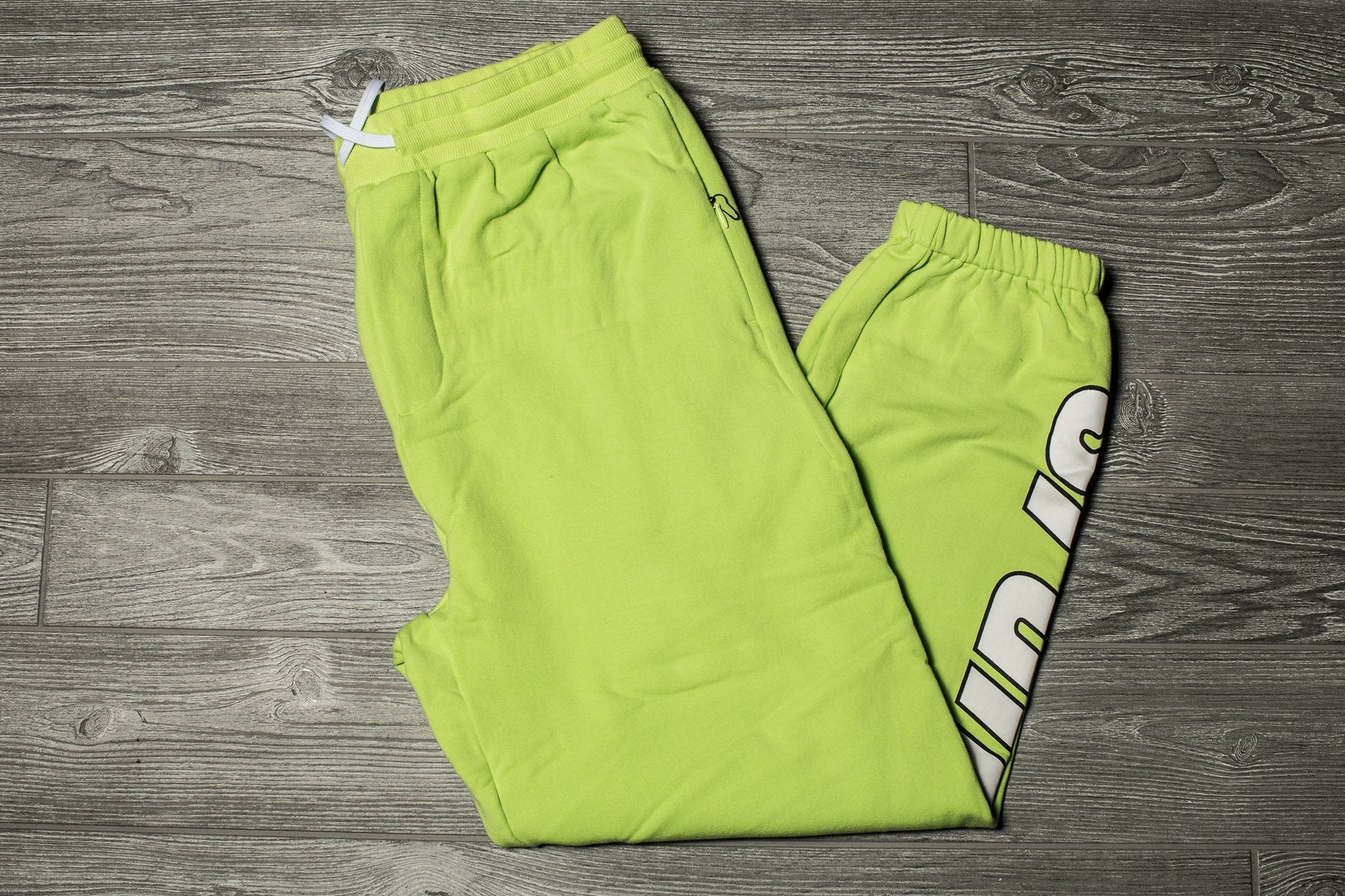 studio-shot-v9-53597