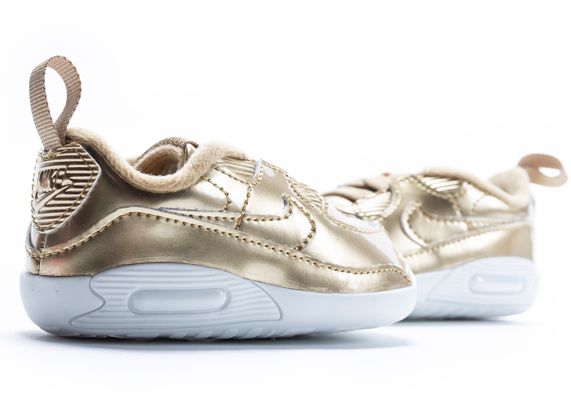 studio-shot-v9-15686