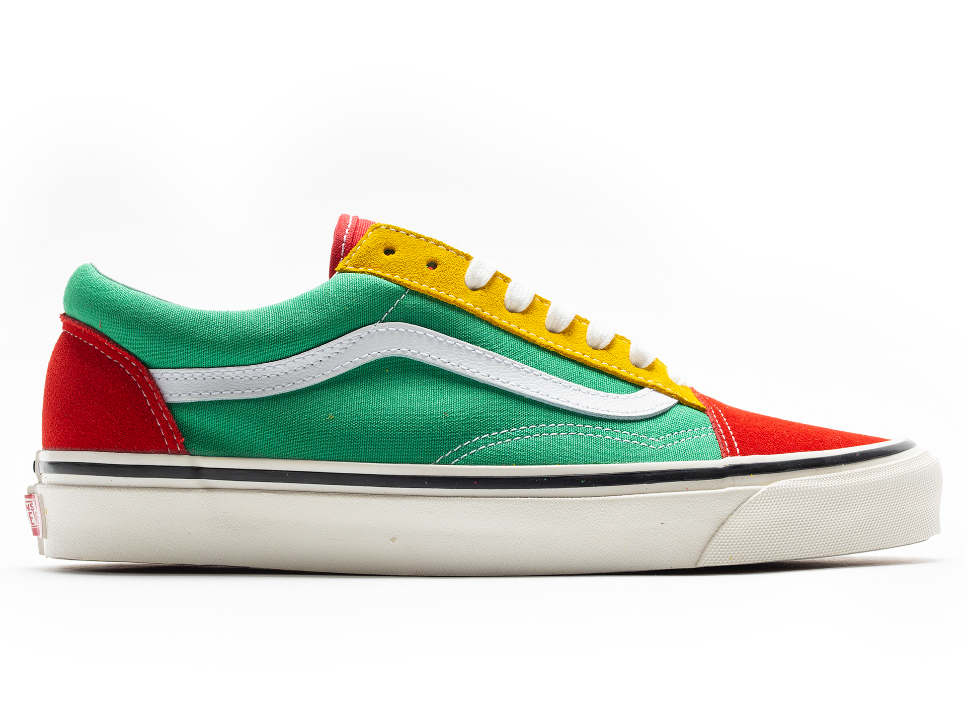 studio-shot-v9-32608