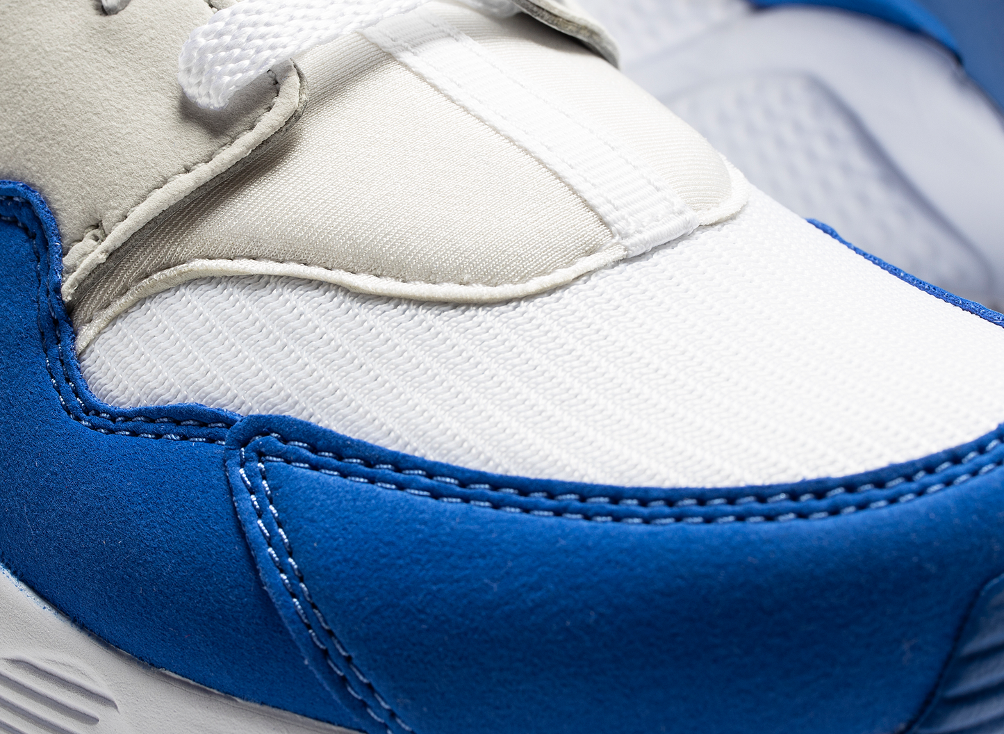 studio-shot-v9-54212