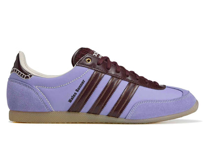 studio-shot-v9-30874