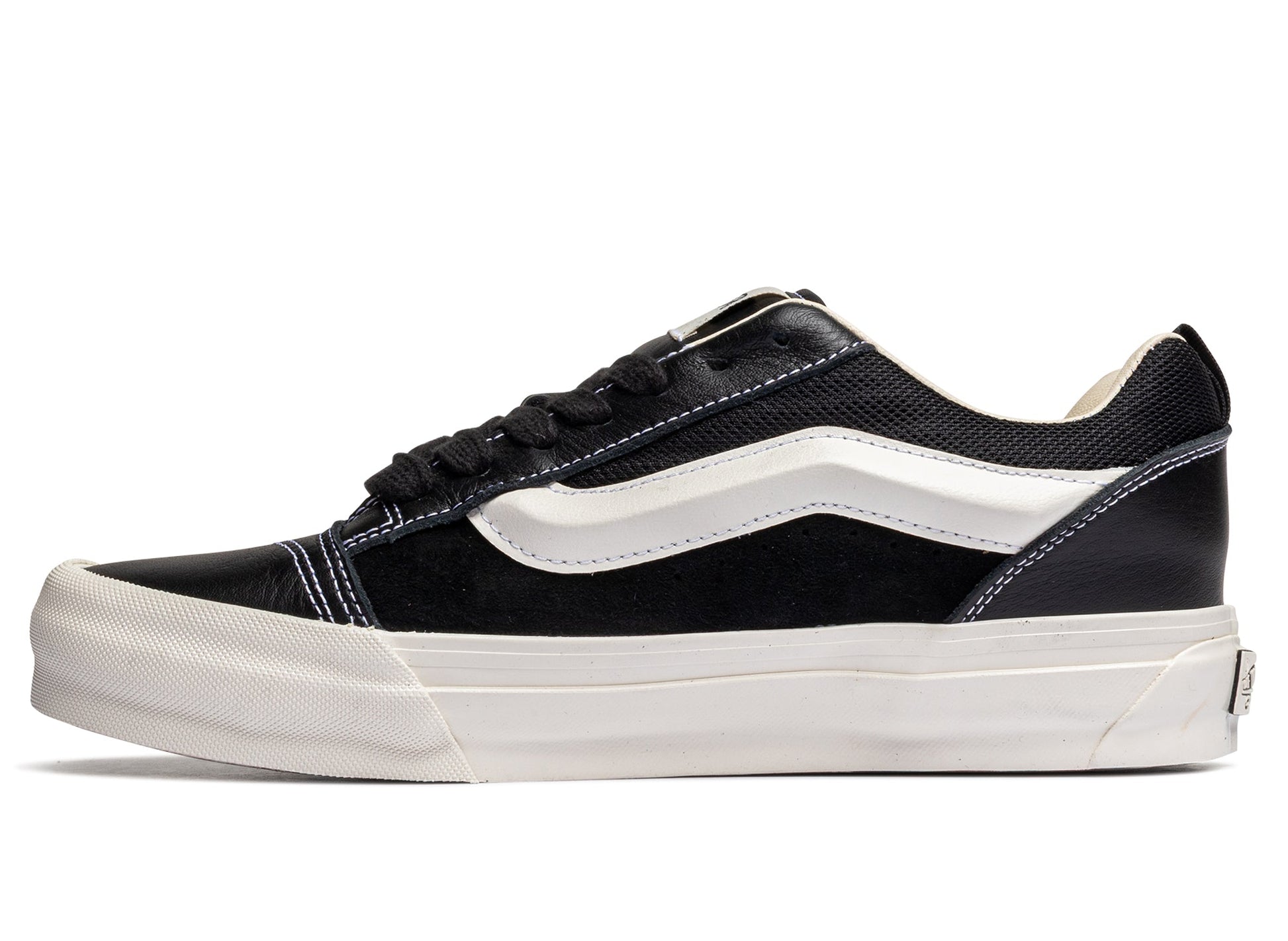 studio-shot-v9-89281