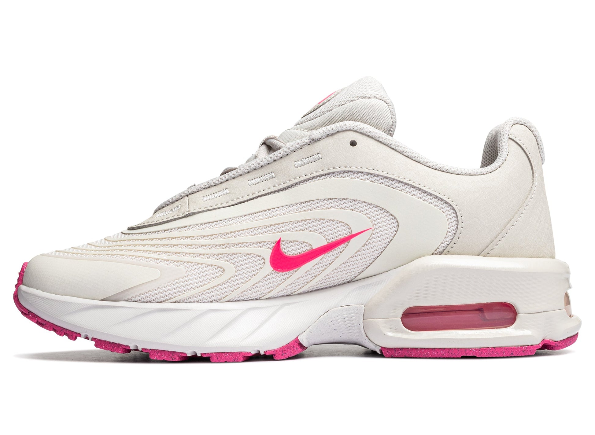 studio-shot-v9-40940