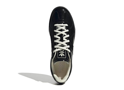 studio-shot-v9-40628