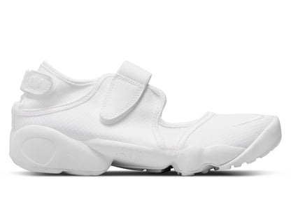 studio-shot-v9-67308