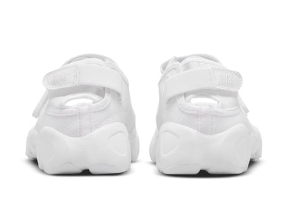 studio-shot-v9-80561