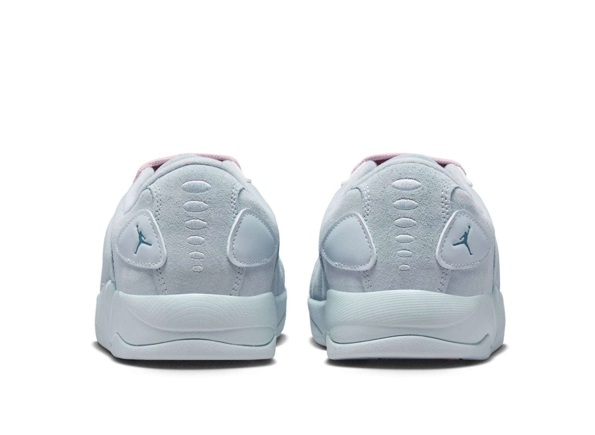 studio-shot-v9-45047