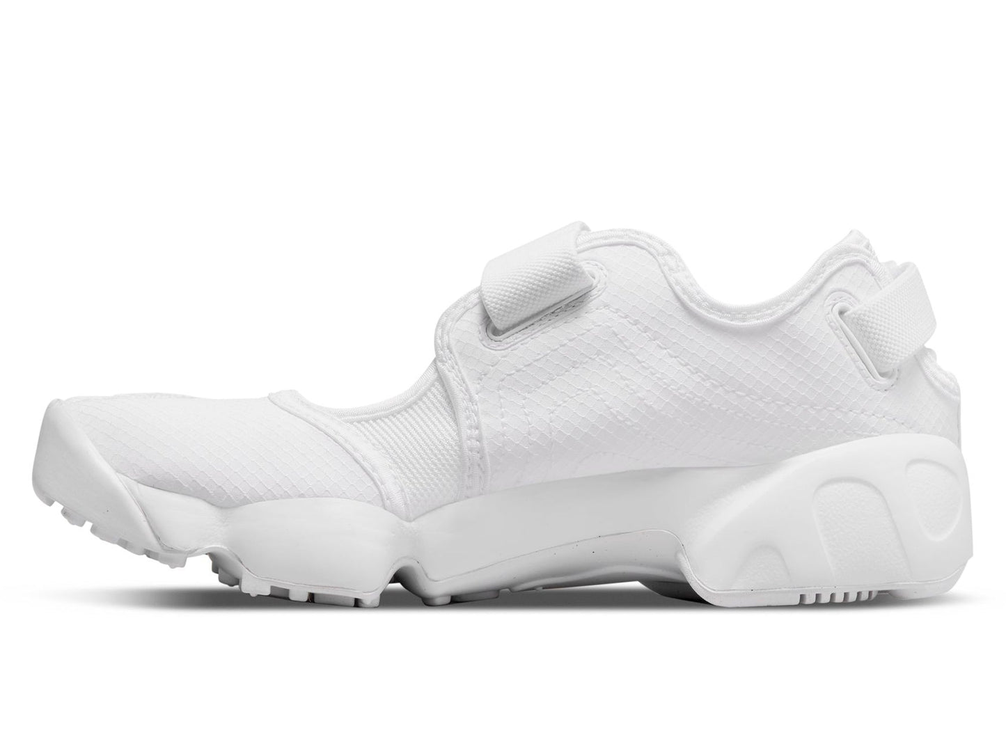 studio-shot-v9-95743